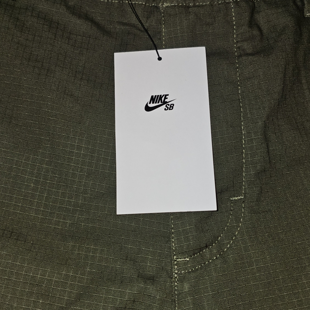 Nike SB KearnyMen's Cargo Skate Pants 30 - Picture 8 of 10